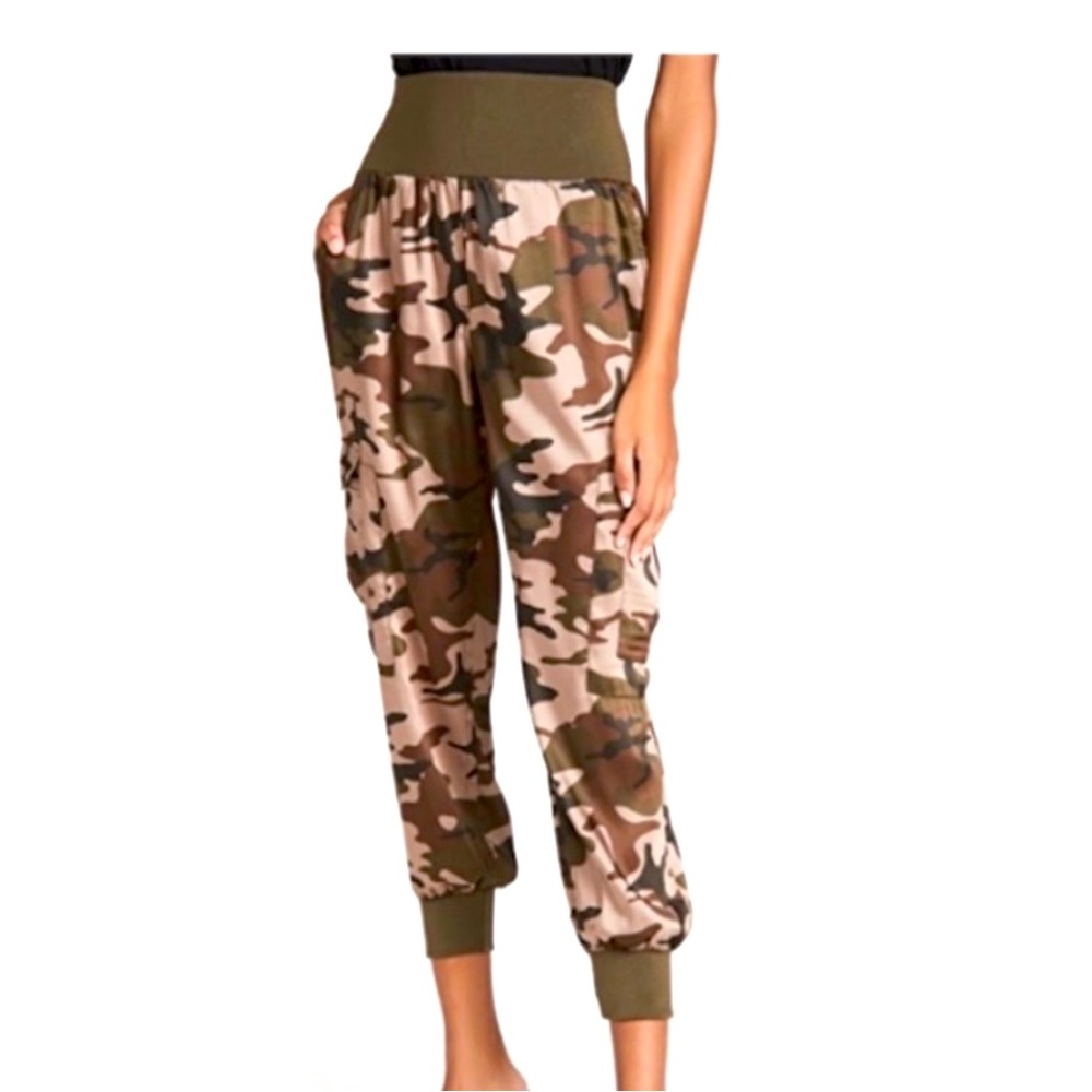 cinq a sept Olive Green & Tan Camo Jogger Pants